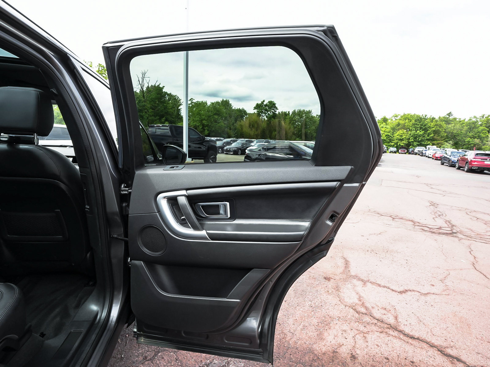 Used 2019 Land Rover Discovery Sport HSE Luxury AWD/4WD image 13