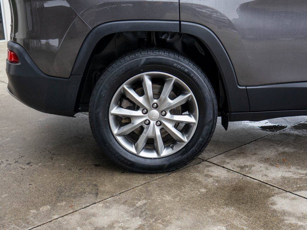 Used 2018 Jeep Cherokee Limited image 35