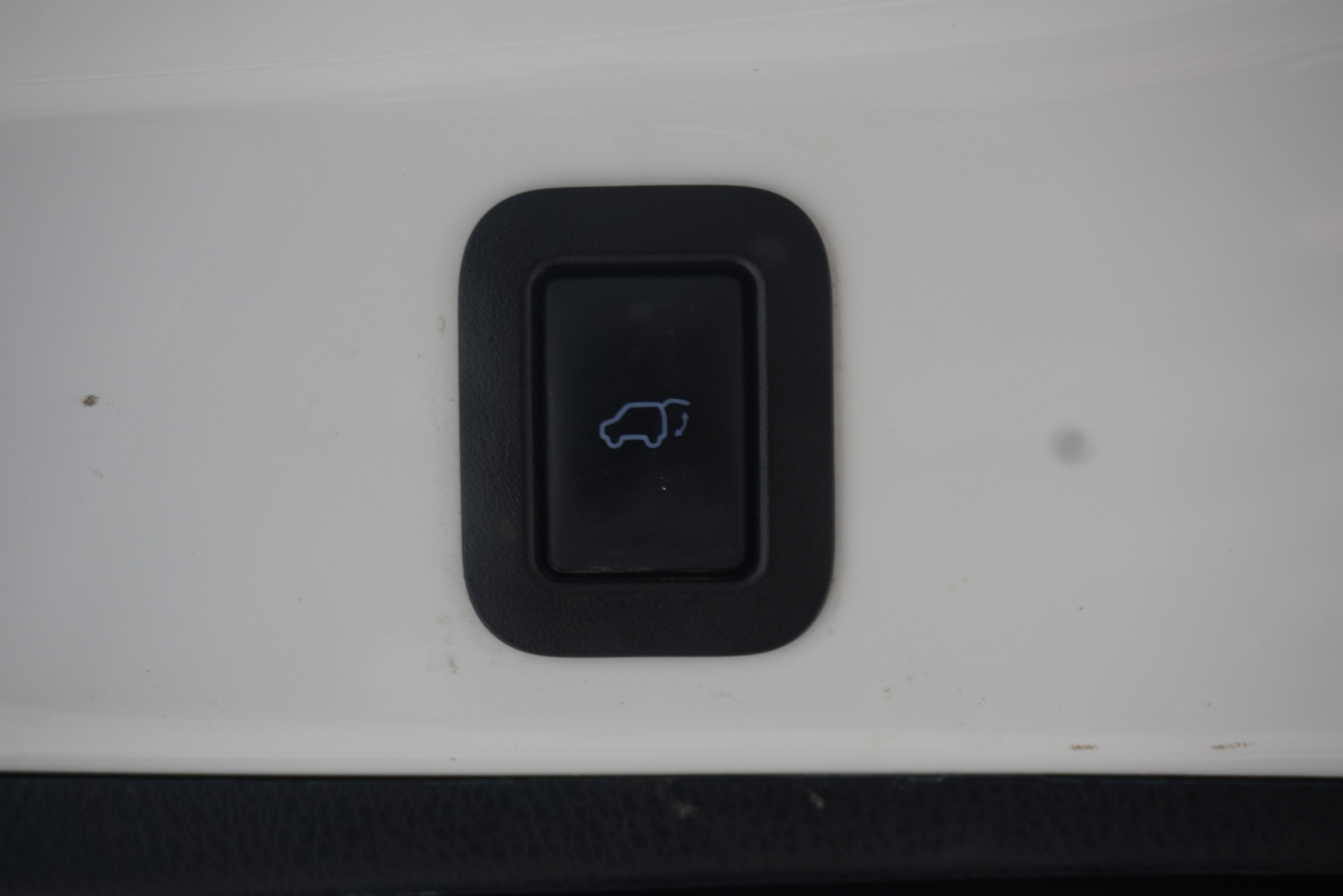 Used 2018 Toyota Highlander Plus FWD image 27