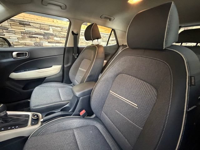 Used 2026 Hyundai Venue SEL FWD image 14