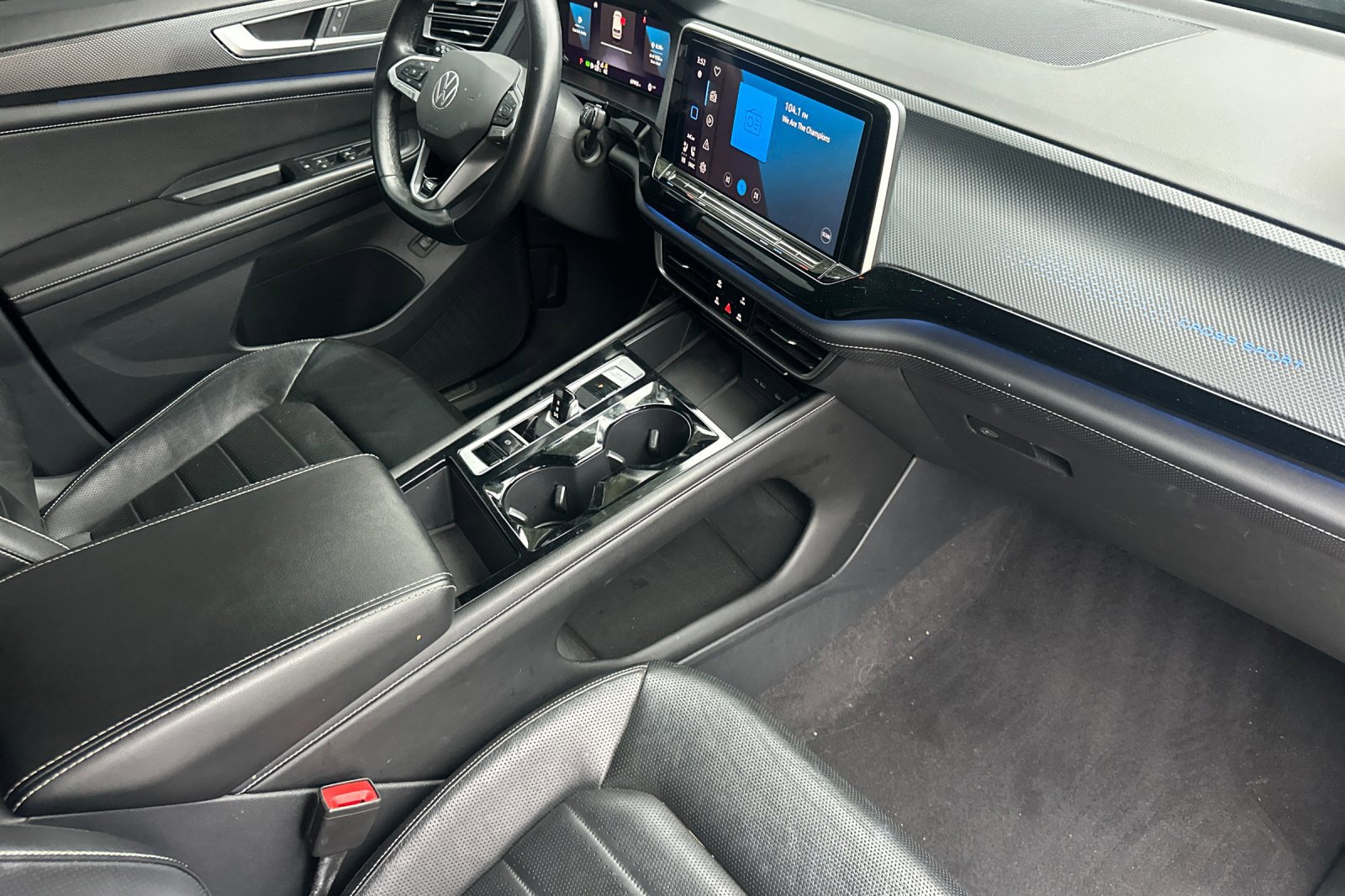 Used 2024 Volkswagen Atlas Cross Sport SEL R-Line image 16