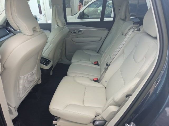 Used 2023 Volvo XC90 B5 Core AWD/4WD image 32