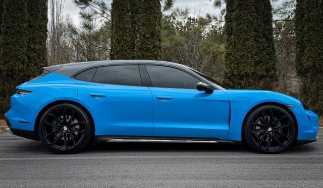 Used 2022 Porsche Taycan 4 Cross Turismo image 10