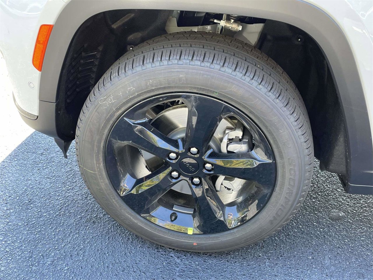 New 2025 Jeep Grand Cherokee L Limited w/ Luxury Tech Group II image 39