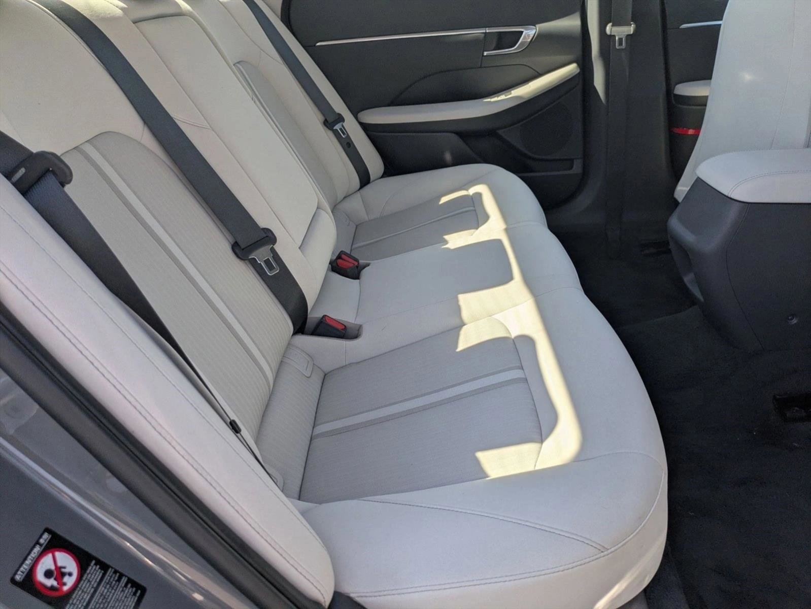 Used 2022 Hyundai Sonata SEL w/ Preferred Accessory Package FWD image 18