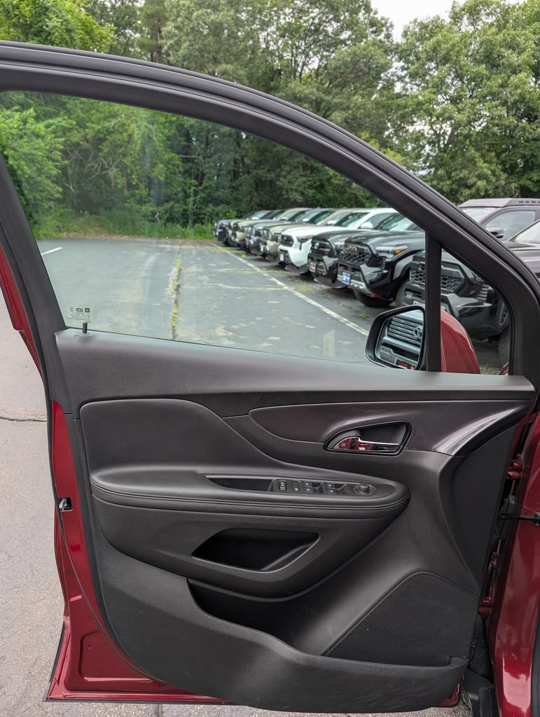 Used 2022 Buick Encore Preferred w/ Safety Package AWD/4WD image 12