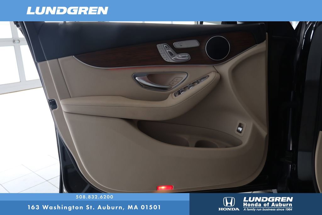 Used 2022 Mercedes-Benz GLC 300 4MATIC image 9