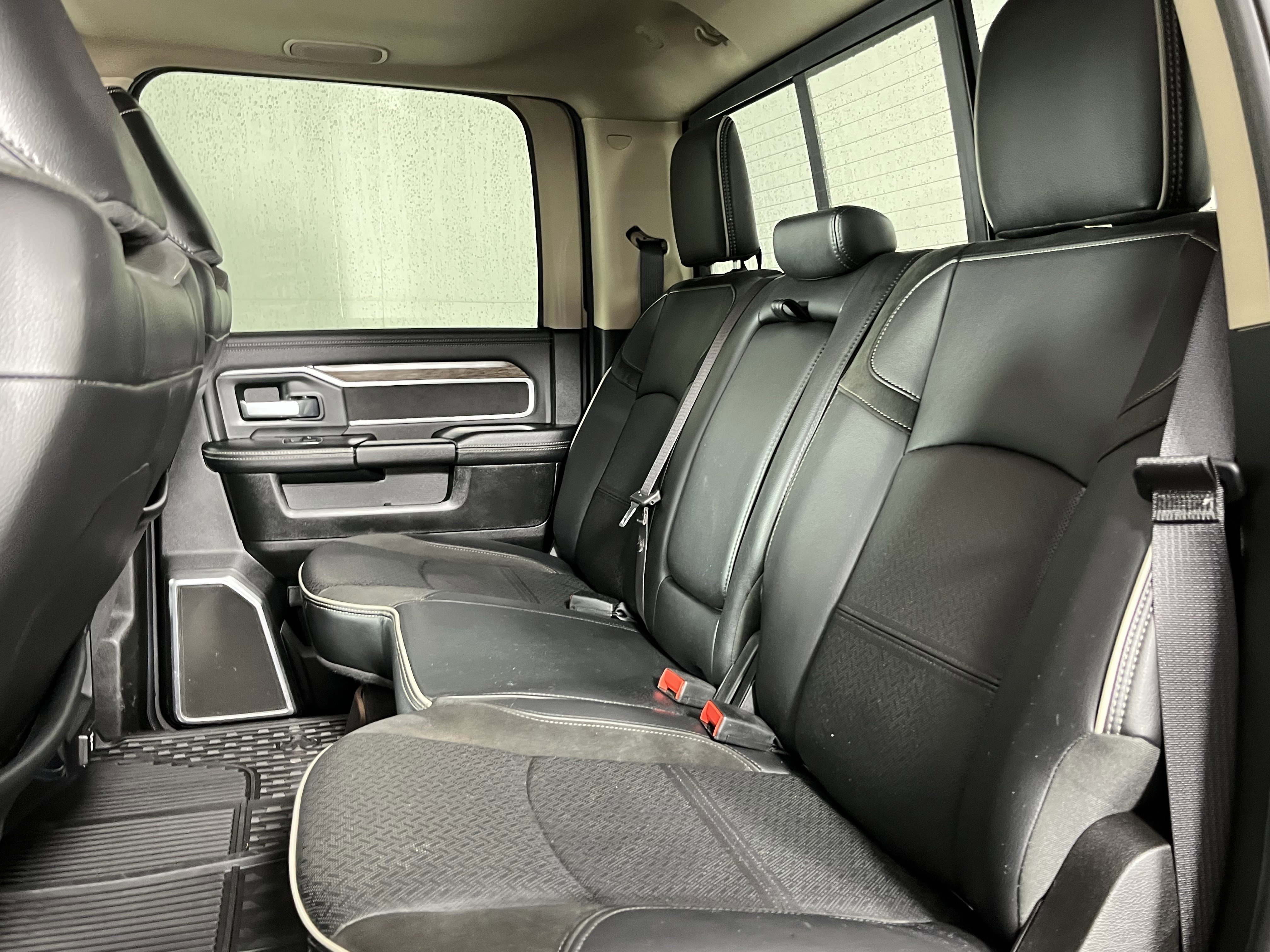 Used 2020 RAM 3500 Laramie image 15