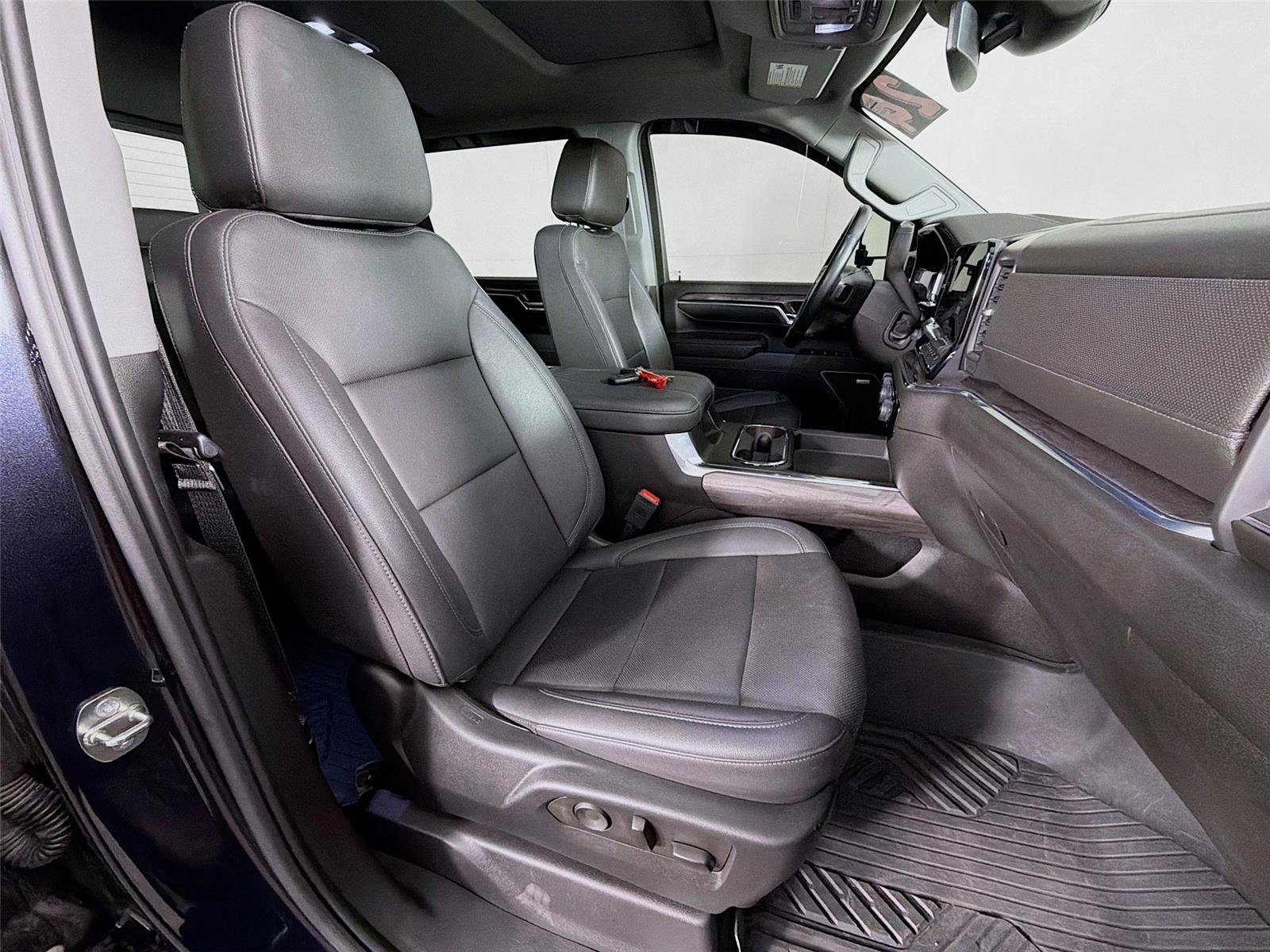 Used 2024 Chevrolet Silverado 3500 LTZ image 28