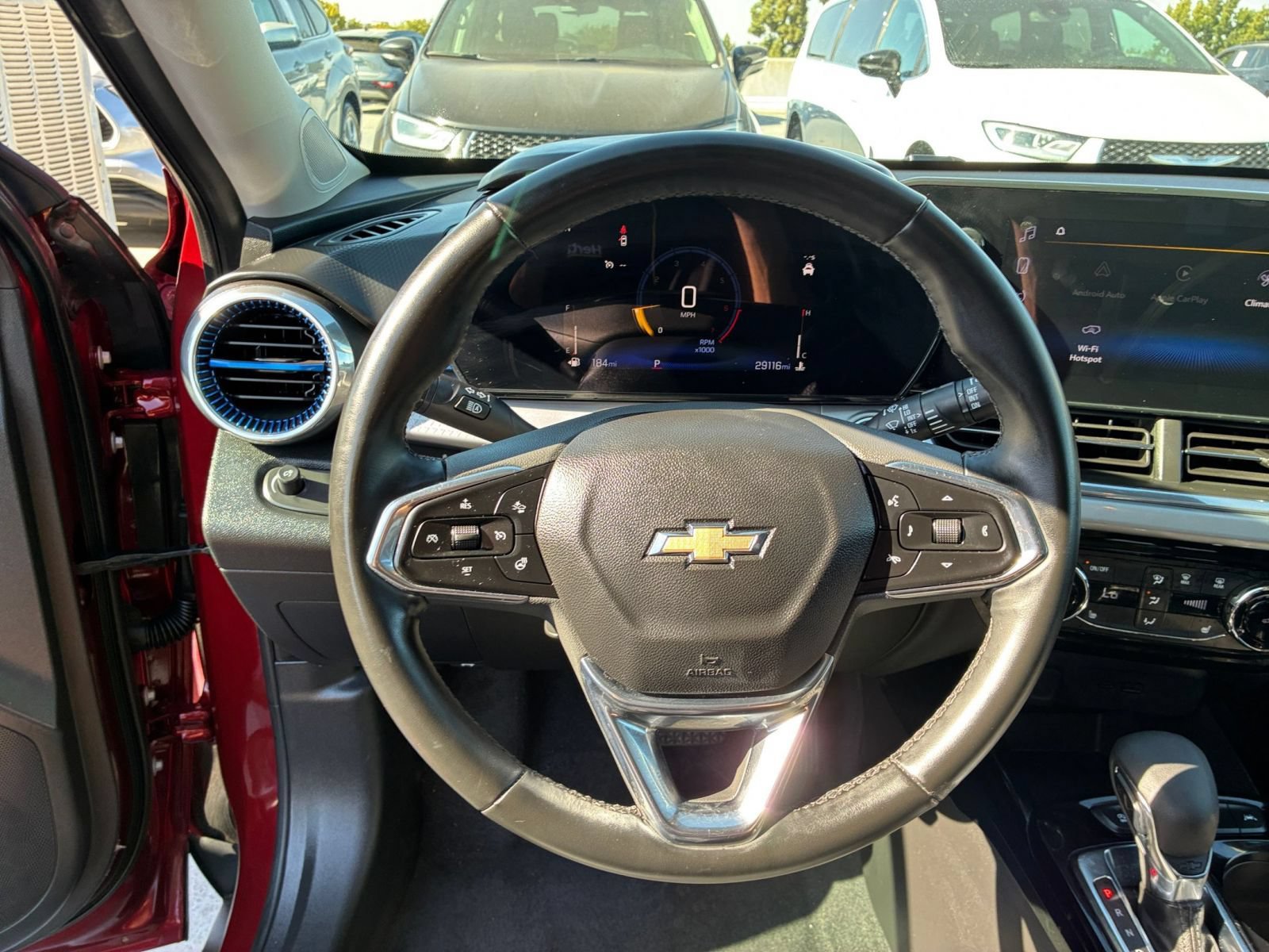 Used 2025 Chevrolet Trax LT w/ LT Convenience Package FWD image 22