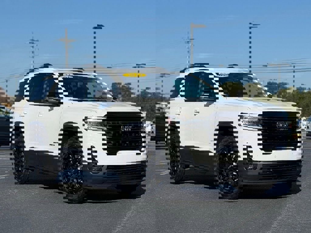 Used 2023 GMC Acadia SLE w/ Driver Convenience Package image 2