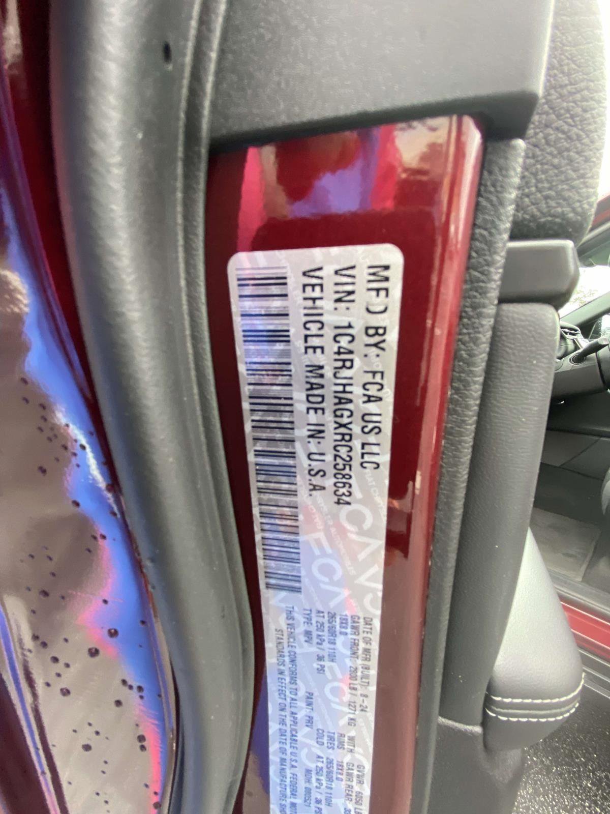 Certified 2024 Jeep Grand Cherokee Laredo X image 12