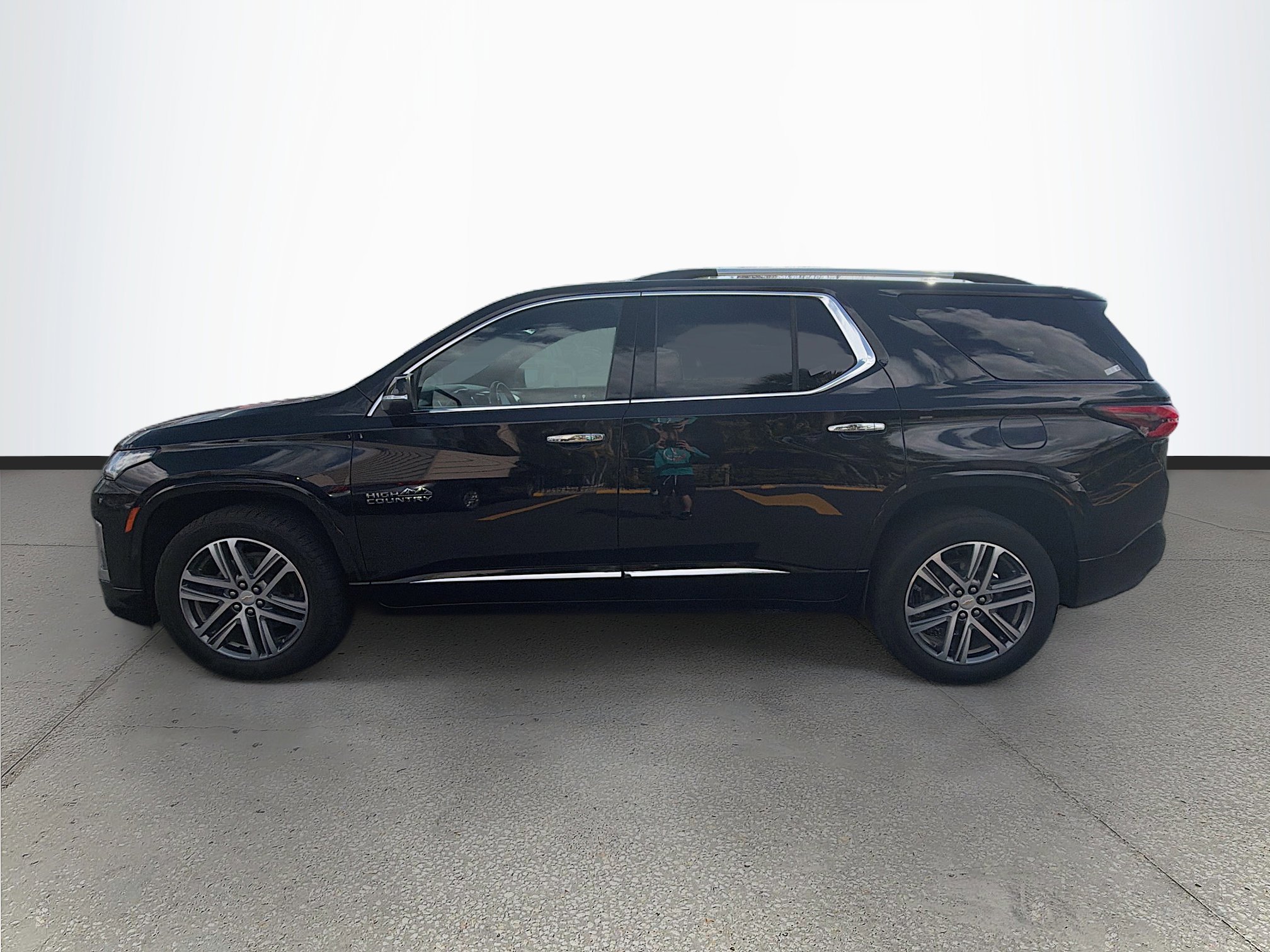 Used 2023 Chevrolet Traverse High Country image 7