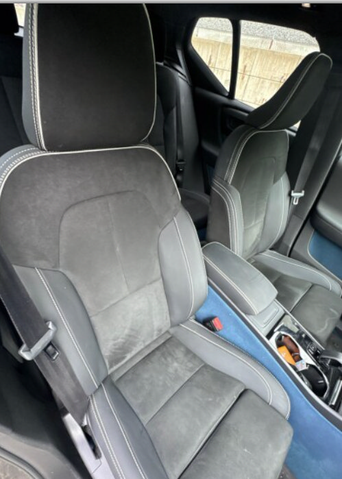 Used 2023 Volvo XC40 Recharge Ultimate w/ Protection Package Premier AWD/4WD image 9