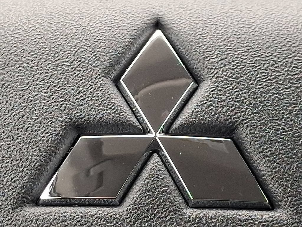 New 2026 Mitsubishi Outlander ES AWD/4WD image 11