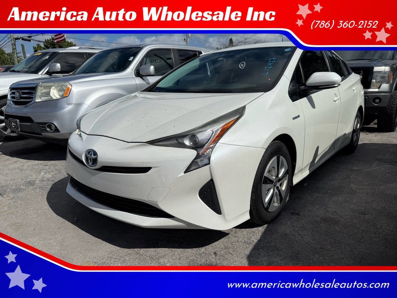 Used 2016 Toyota Prius Two FWD image 1