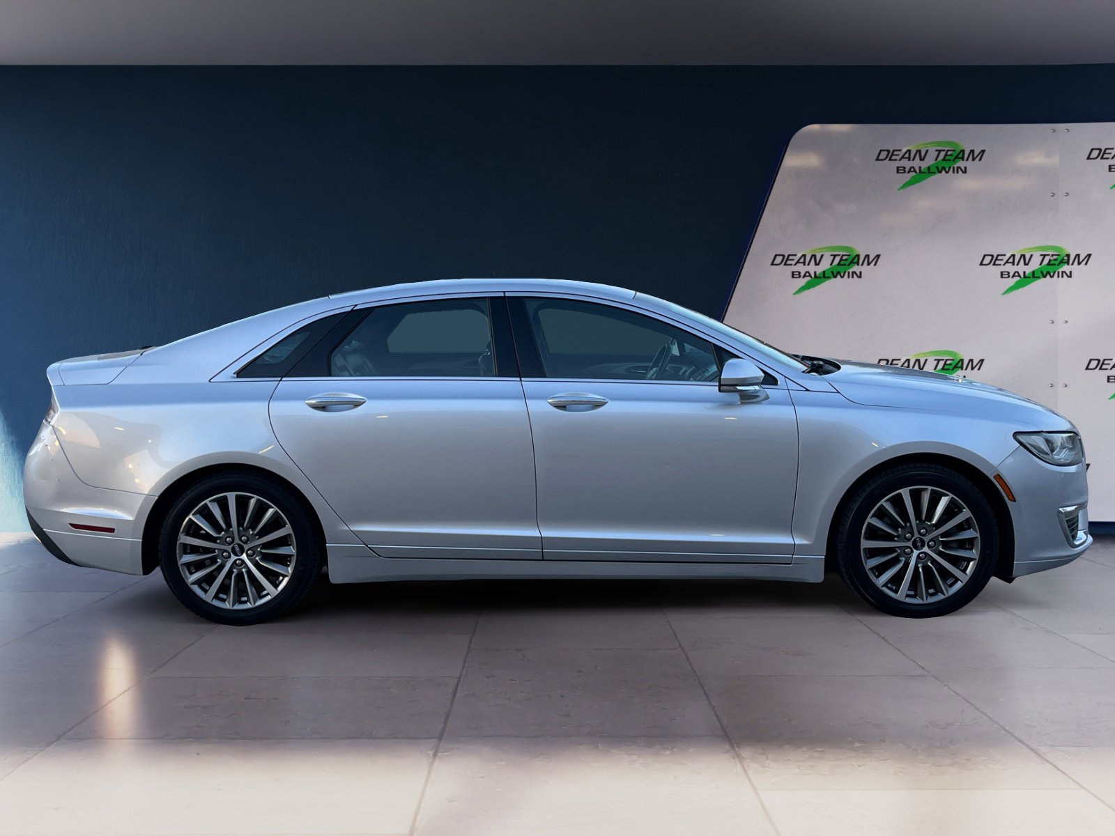 Used 2017 Lincoln MKZ Premiere image 8
