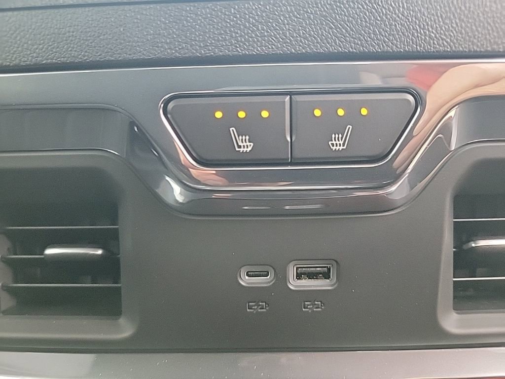 Used 2026 GMC Sierra 1500 SLT image 33