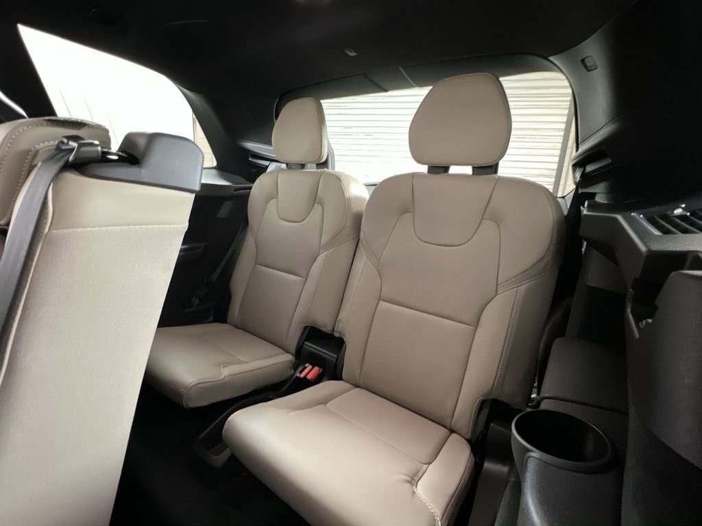 New 2026 Volvo XC90 B6 Ultra w/ Protection Package image 24
