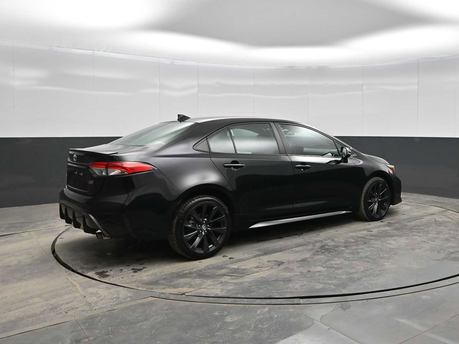 Used 2024 Toyota Corolla SE image 8