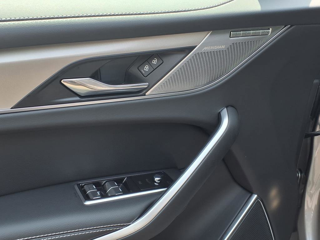 New 2026 Jaguar F-PACE R-Dynamic S image 10