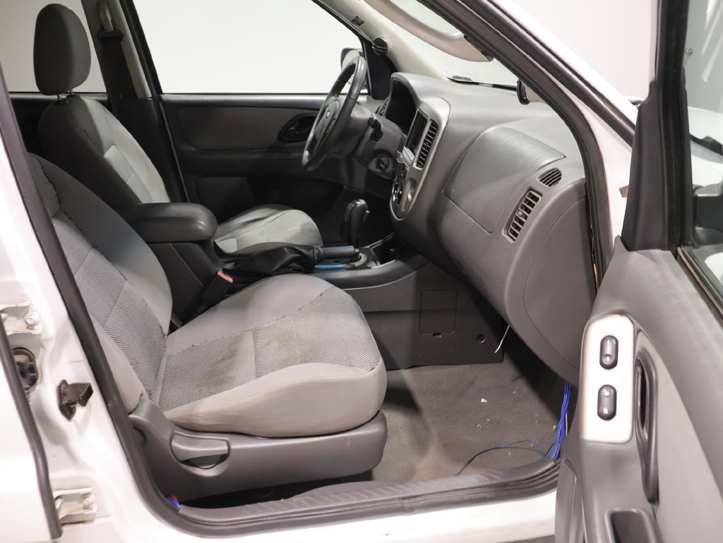 Used 2005 Ford Escape XLT AWD/4WD image 12
