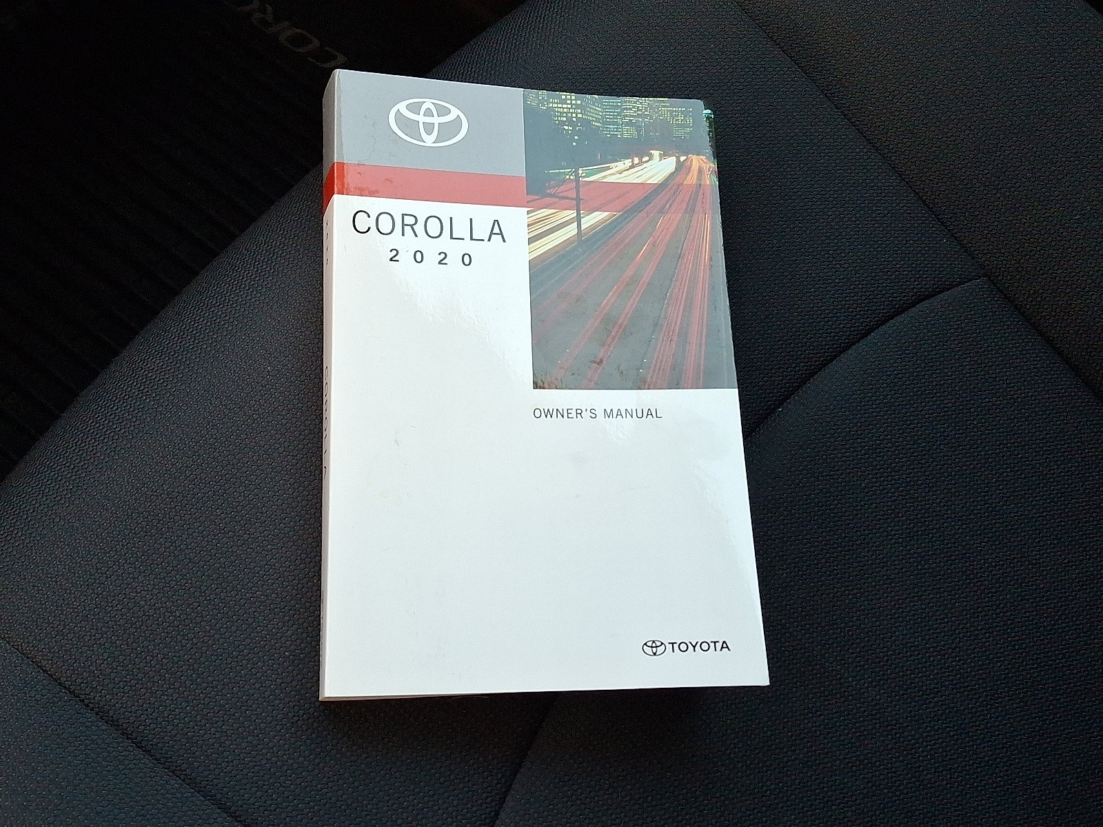 Used 2020 Toyota Corolla LE image 26