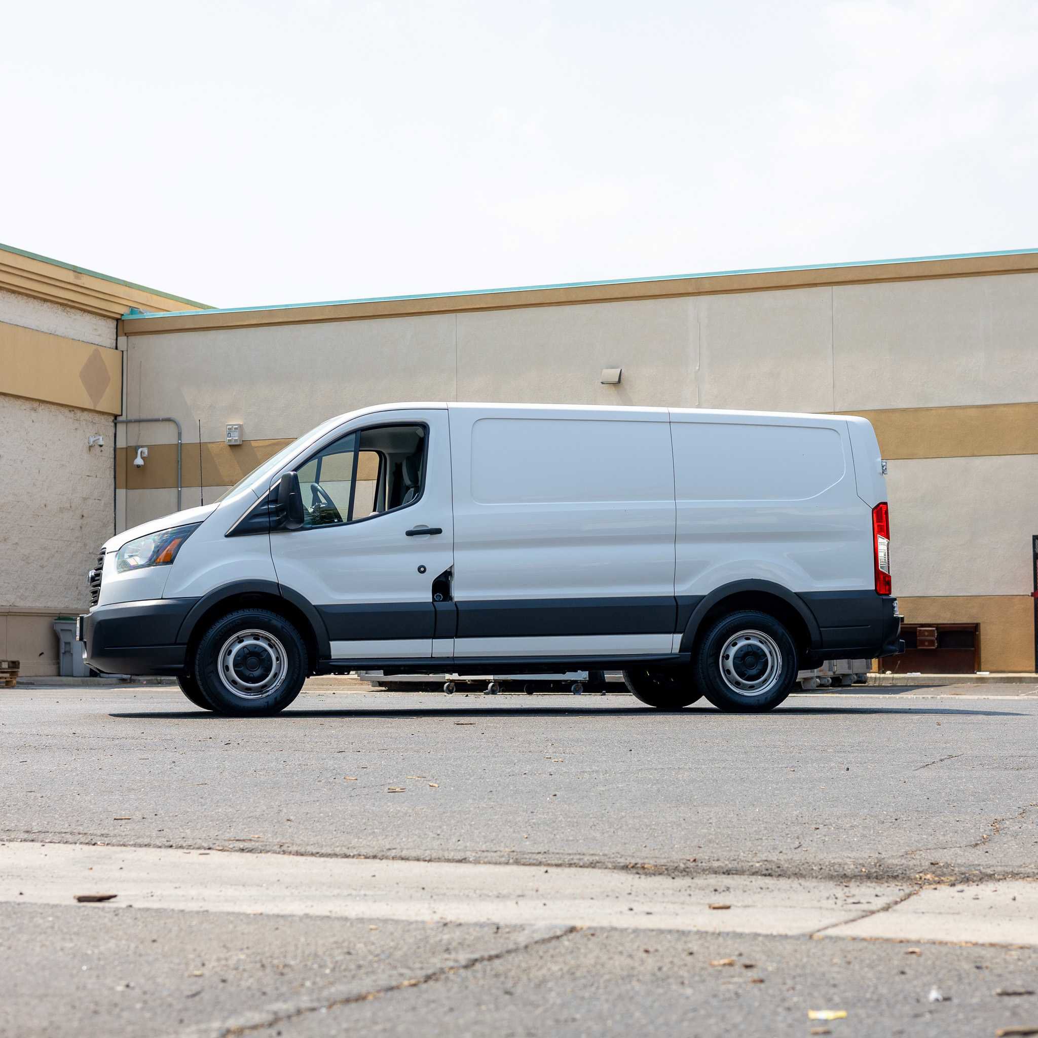 Used 2016 Ford Transit 150 130 Low Roof image 4