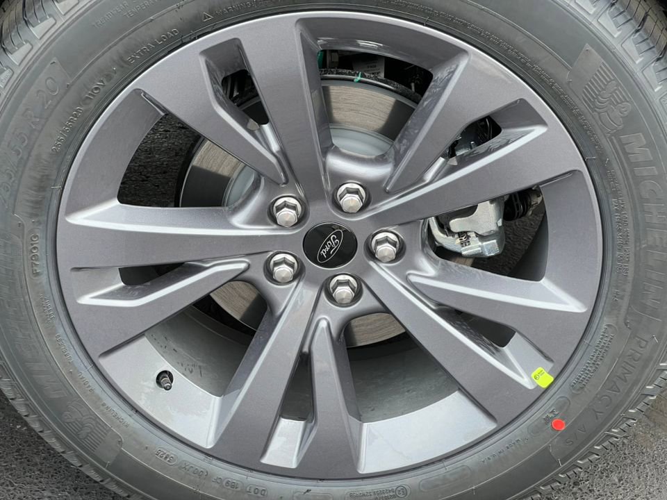 Used 2026 Ford Explorer Active w/ Active Comfort Package image 9