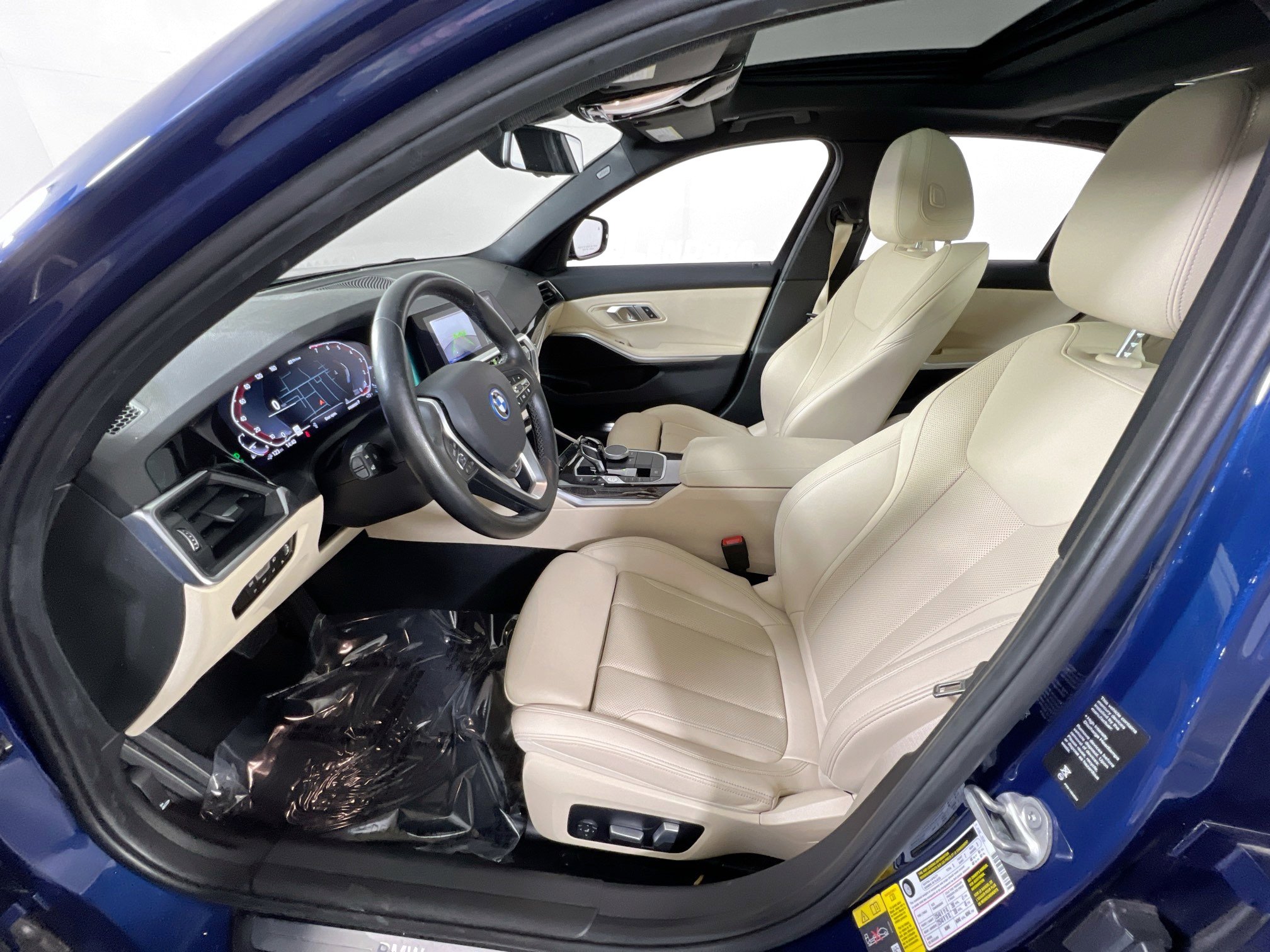 Used 2022 BMW 330e xDrive w/ Driving Assistance Package image 21