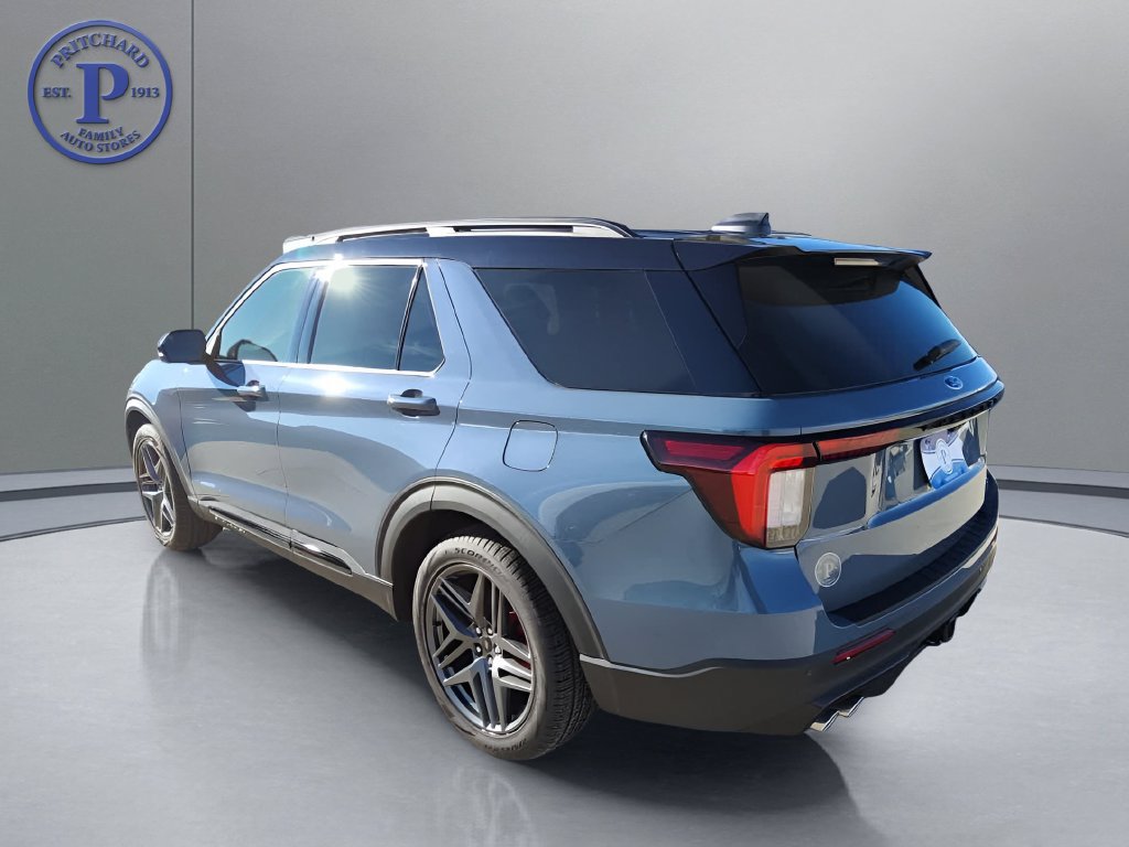Used 2025 Ford Explorer ST w/ Sun And Sound Package AWD/4WD image 5