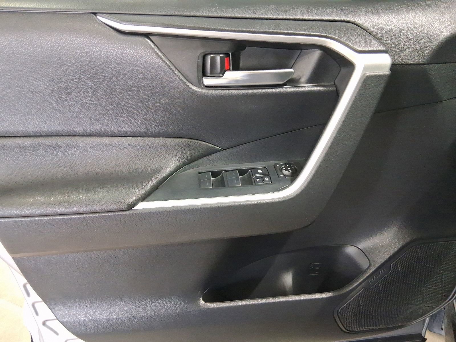 Used 2022 Toyota RAV4 SE AWD/4WD image 20