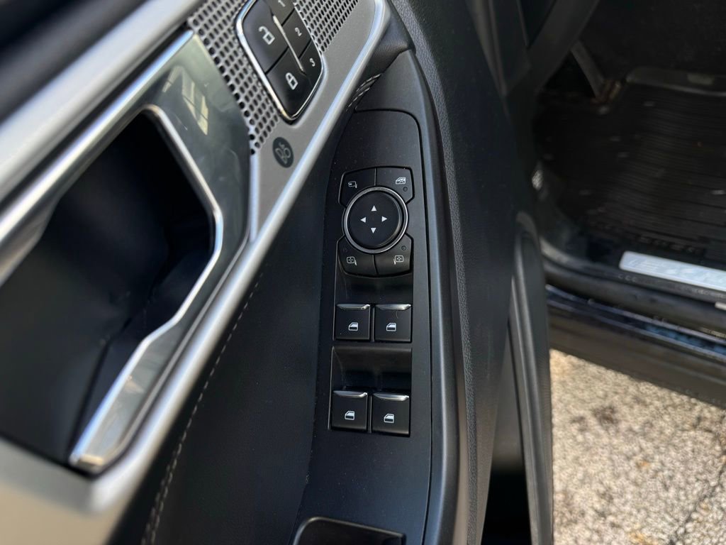 Used 2020 Ford Explorer Limited w/ Class III Trailer Tow Package image 18