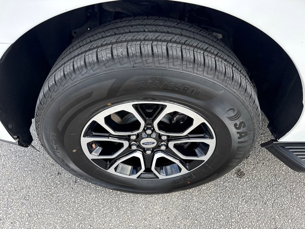 Used 2024 Ford Expedition Max XLT image 12