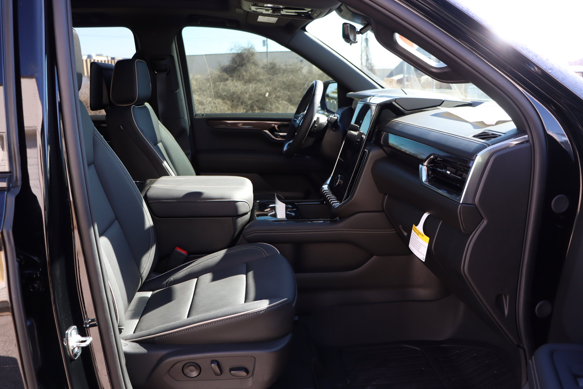 New 2026 GMC Yukon XL Elevation w/ Elevation Premium Package AWD/4WD image 33