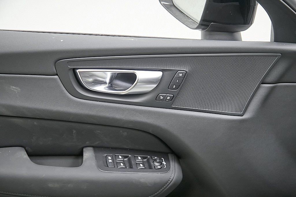 New 2026 Volvo XC60 B5 Core w/ Climate Package image 11