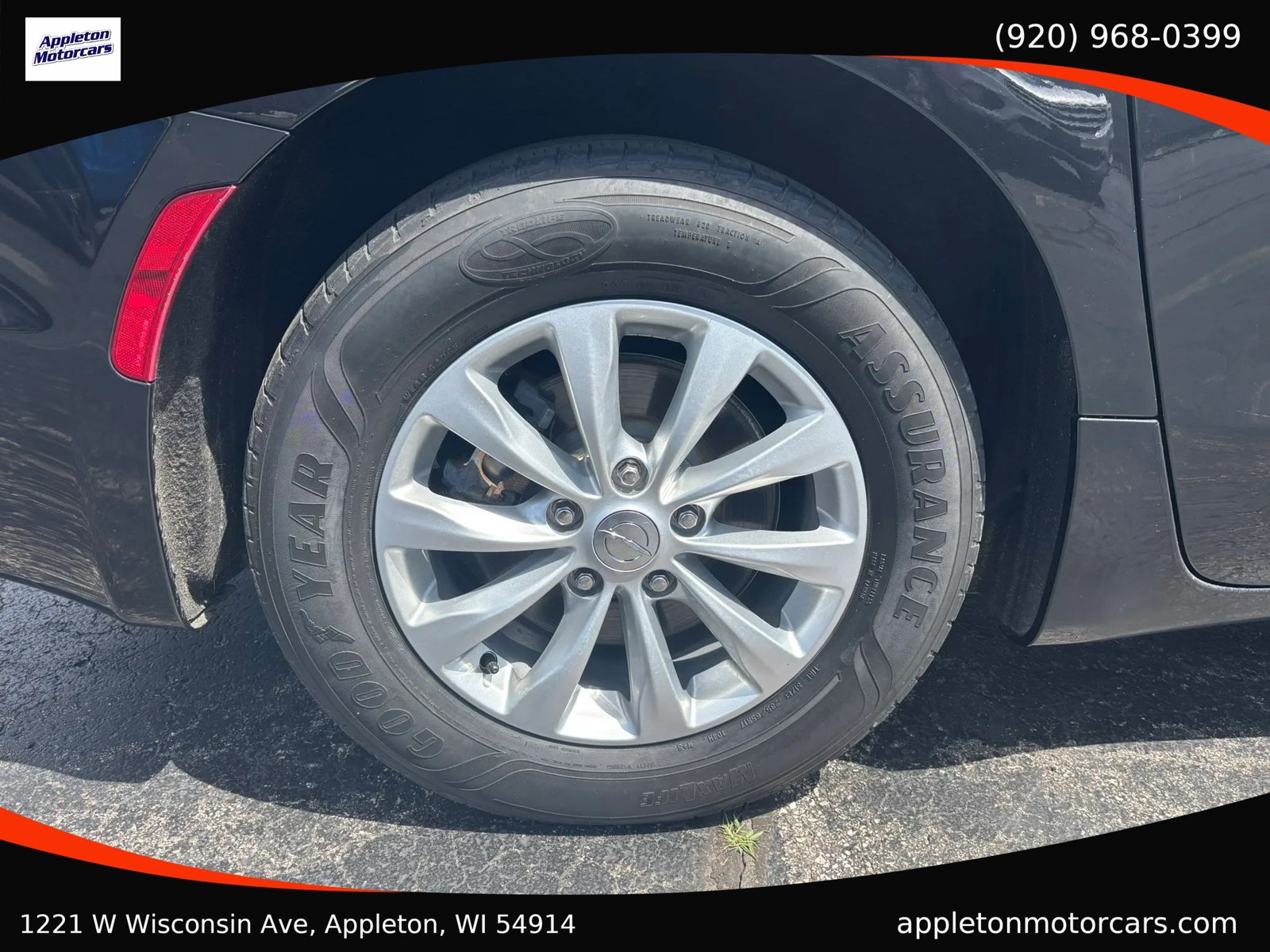 Used 2018 Chrysler Pacifica Touring Plus FWD image 14