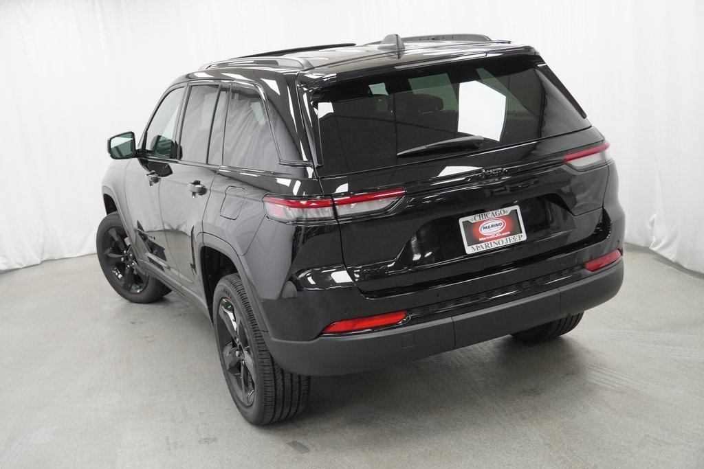 New 2025 Jeep Grand Cherokee Laredo image 11