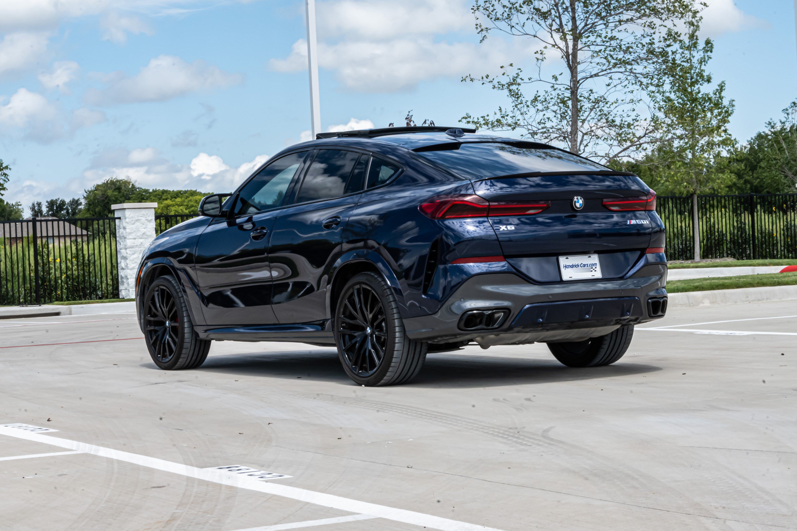 Used 2025 BMW X6 M60i AWD/4WD image 7