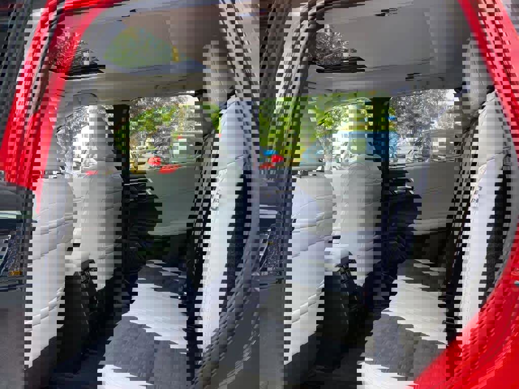 New 2025 Mitsubishi Outlander SE image 13