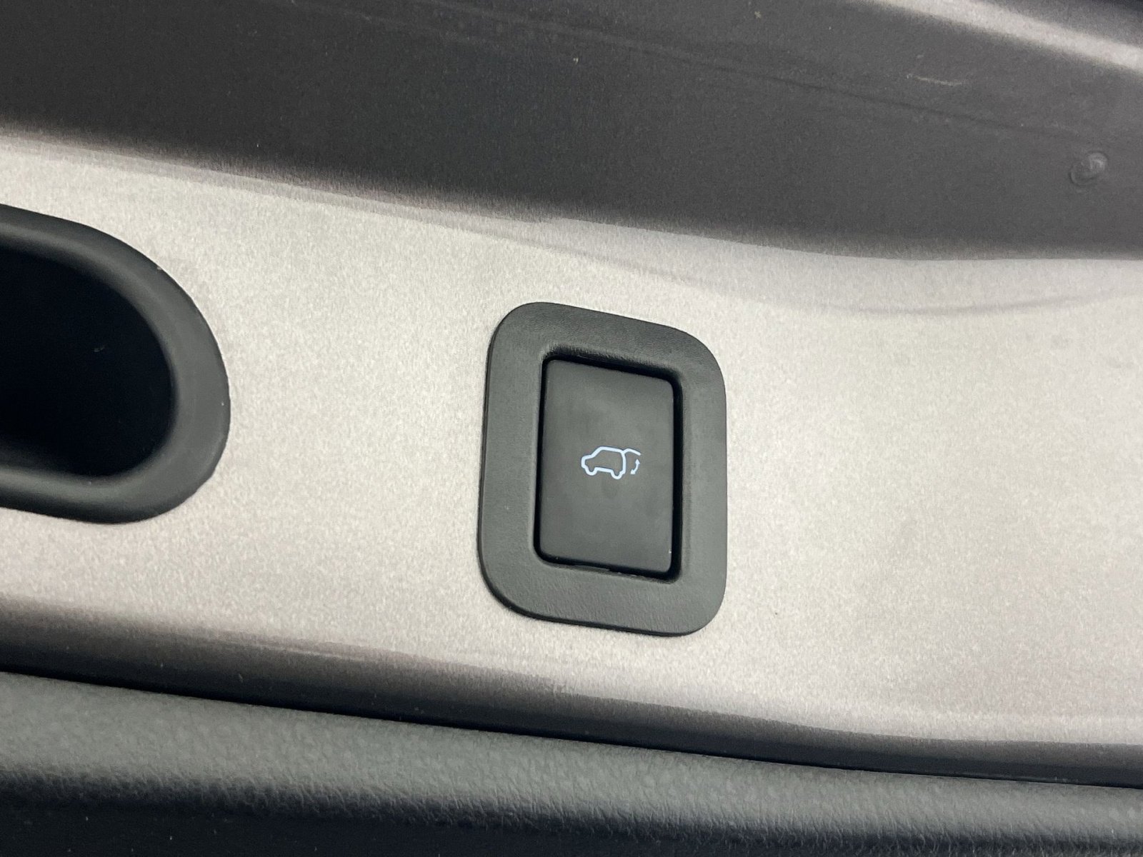 Used 2016 Toyota Highlander XLE image 28