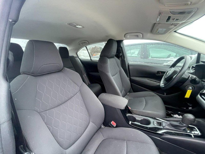 Used 2022 Toyota Corolla LE image 5