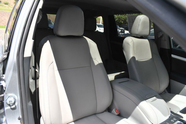 Used 2019 Toyota Highlander XLE w/ Carpet Mat Package (TMS) AWD/4WD image 27