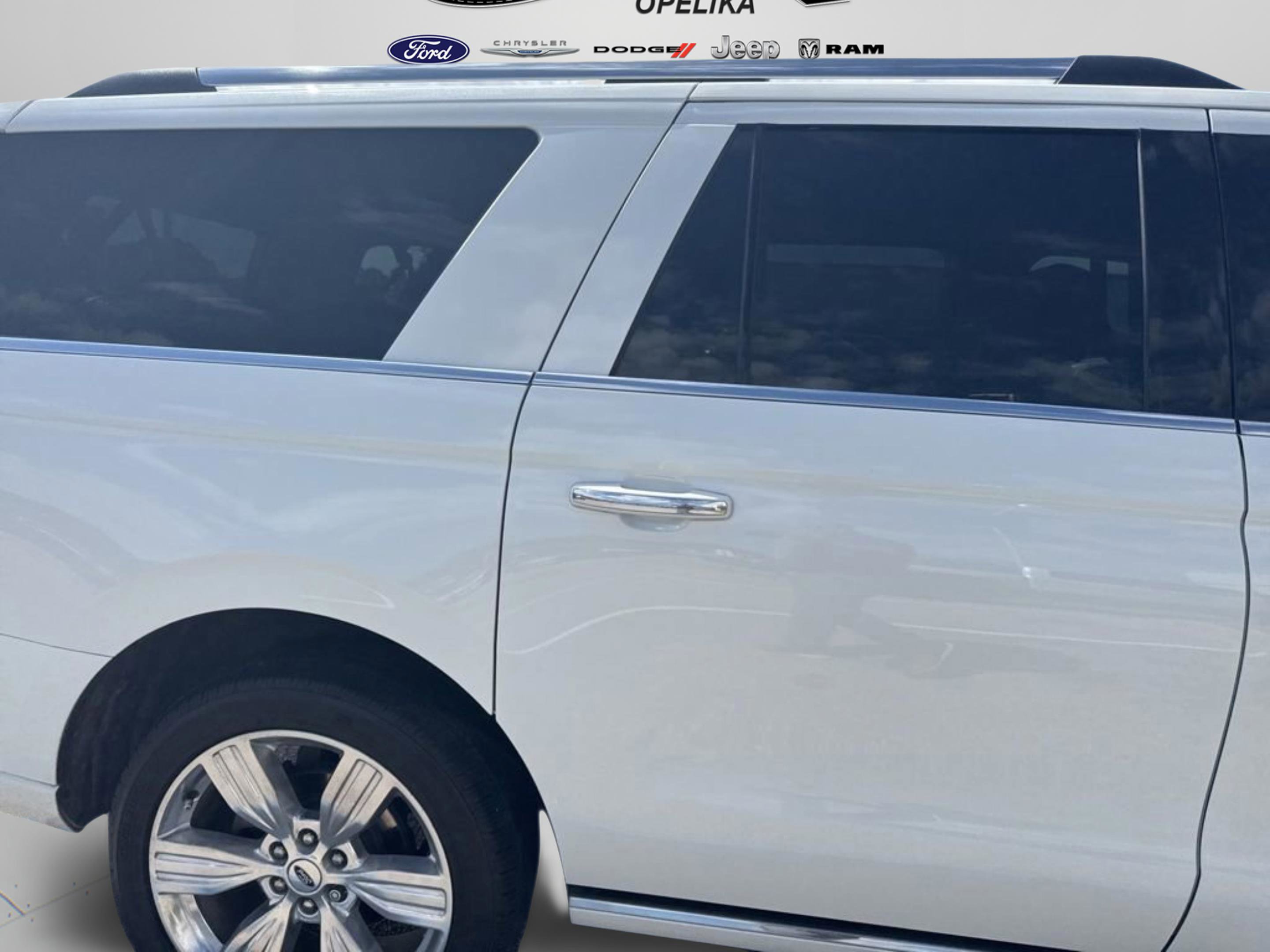 Used 2024 Ford Expedition Max Platinum AWD/4WD image 19