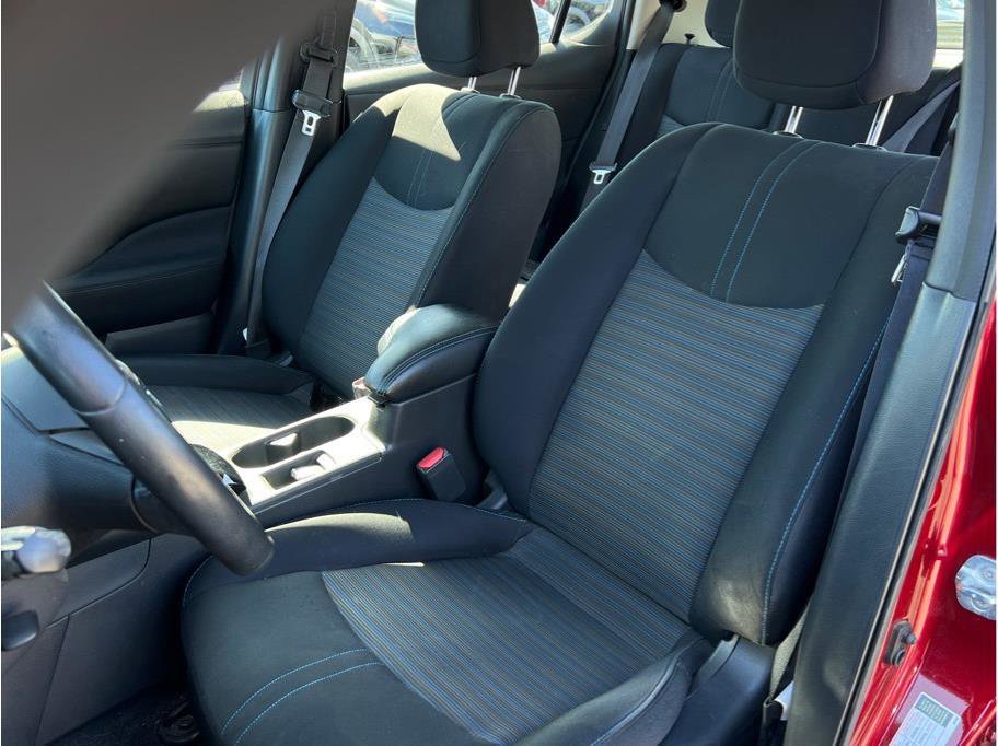 Used 2018 Nissan Leaf SV w/ SV Technology Package FWD image 8