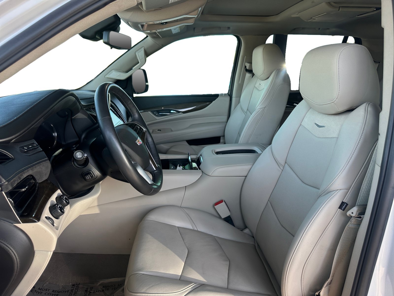 Used 2020 Cadillac Escalade Luxury AWD/4WD image 9