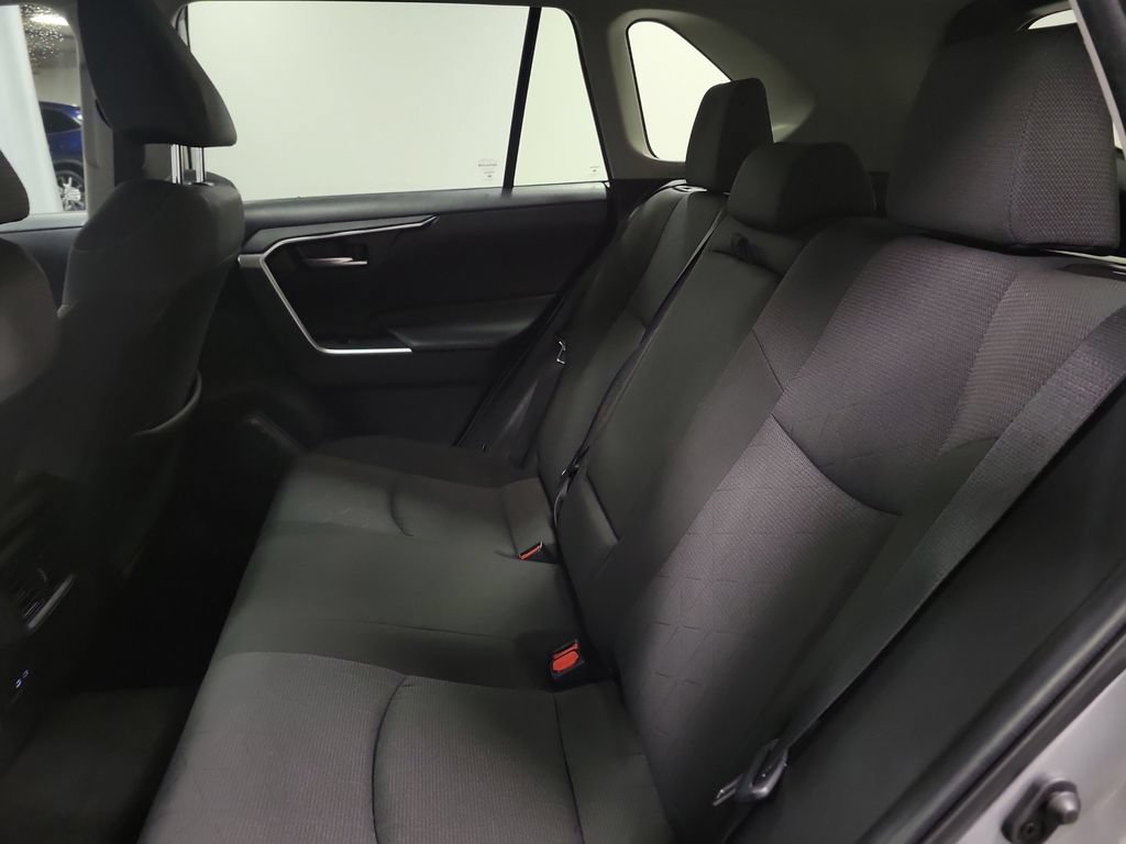 Used 2025 Toyota RAV4 XLE AWD/4WD image 30