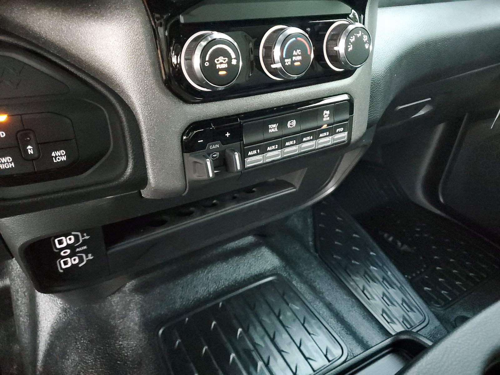 New 2026 RAM 5500 Tradesman w/ Chrome Appearance Group image 23