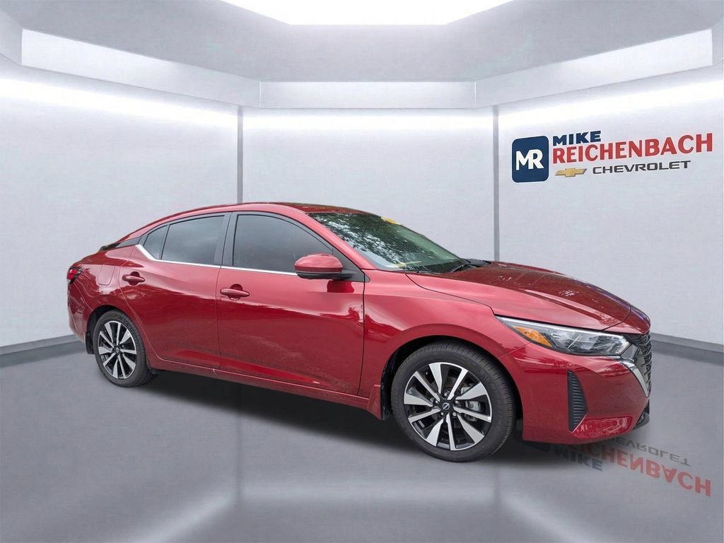 Used 2025 Nissan Sentra SV w/ SV Premium Package FWD image 2