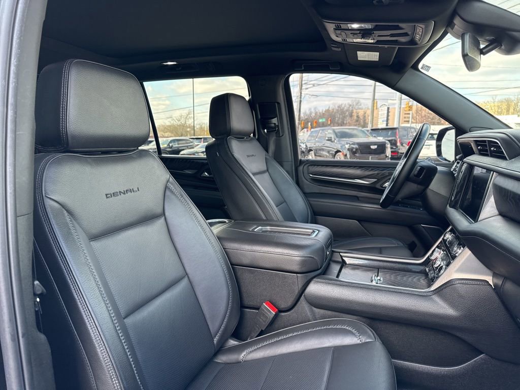 Used 2024 GMC Yukon XL Denali image 22